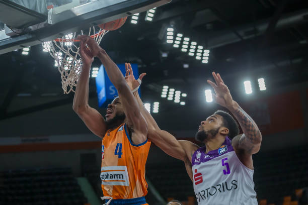 曾多次夺得 曾多次夺得