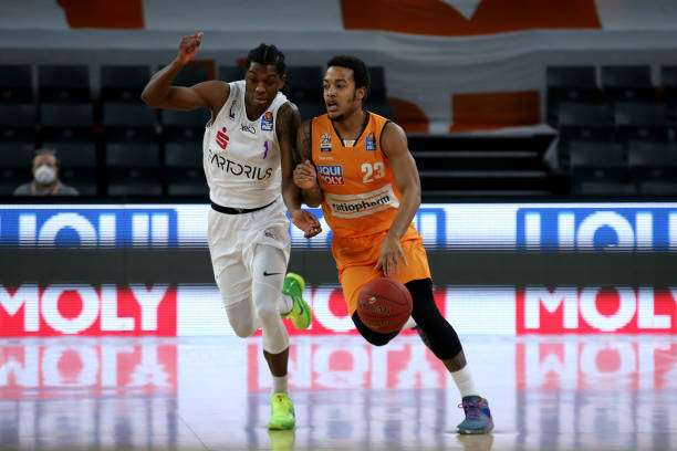 关键拉锯中 关键拉锯中