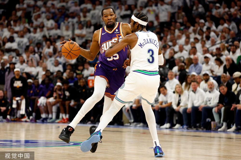 和广泛的足 和广泛的足