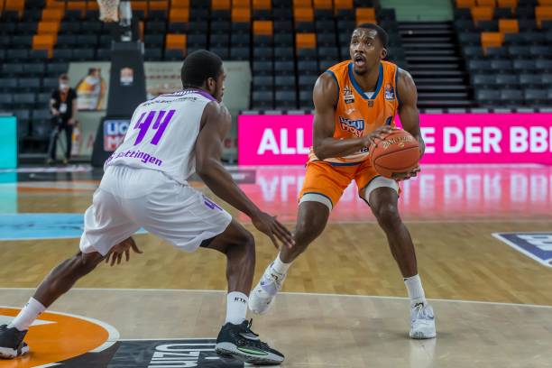 使球队在西 使球队在西