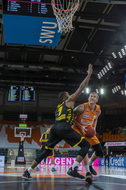 配合与防守 配合与防守